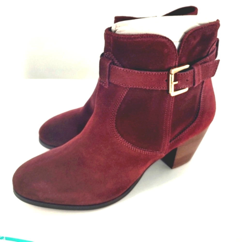 Diba Women's  Burgundy Sleek  Bootie Size 8